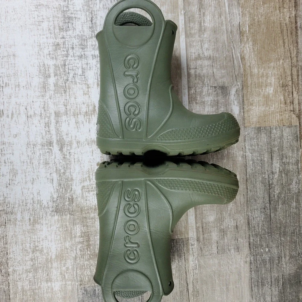 Crocs Handle It Kids Rain Boots Sz 9 C9 Green Rubber Handles Slip On Mid Top